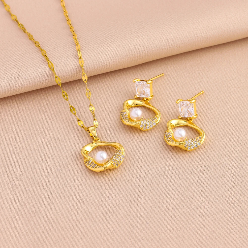 Ensemble Alina – Collier & boucles d’oreilles cœur élégant, plaqué or 18K