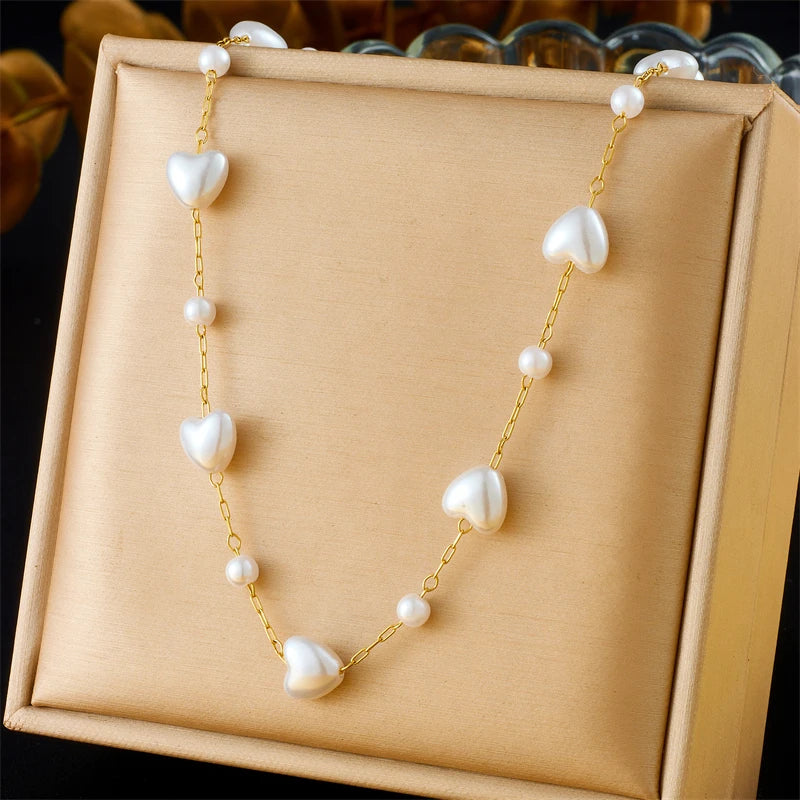 Ensemble Célina – Bijoux cœur, perles & finition dorée